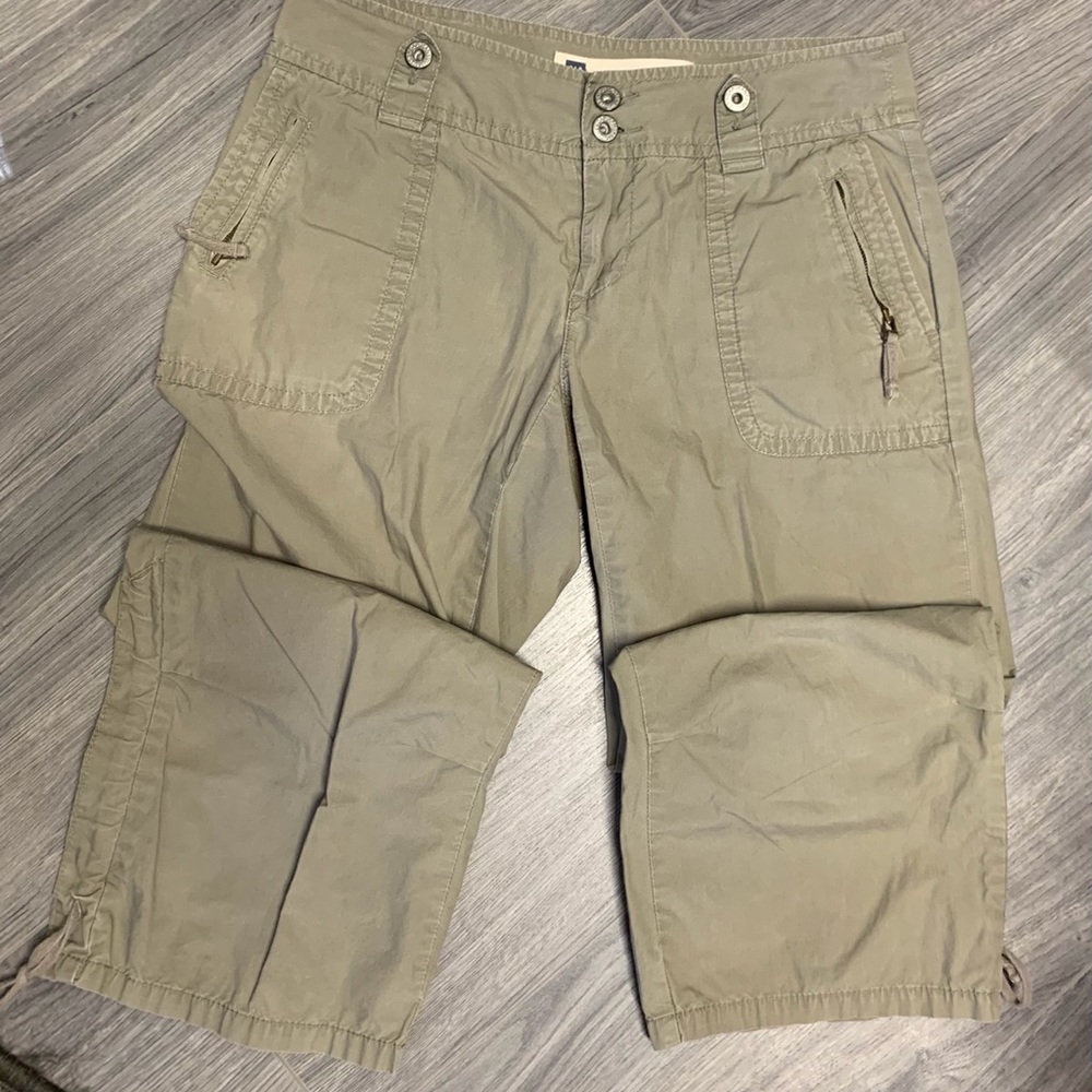 Ladies Gap Capri pants